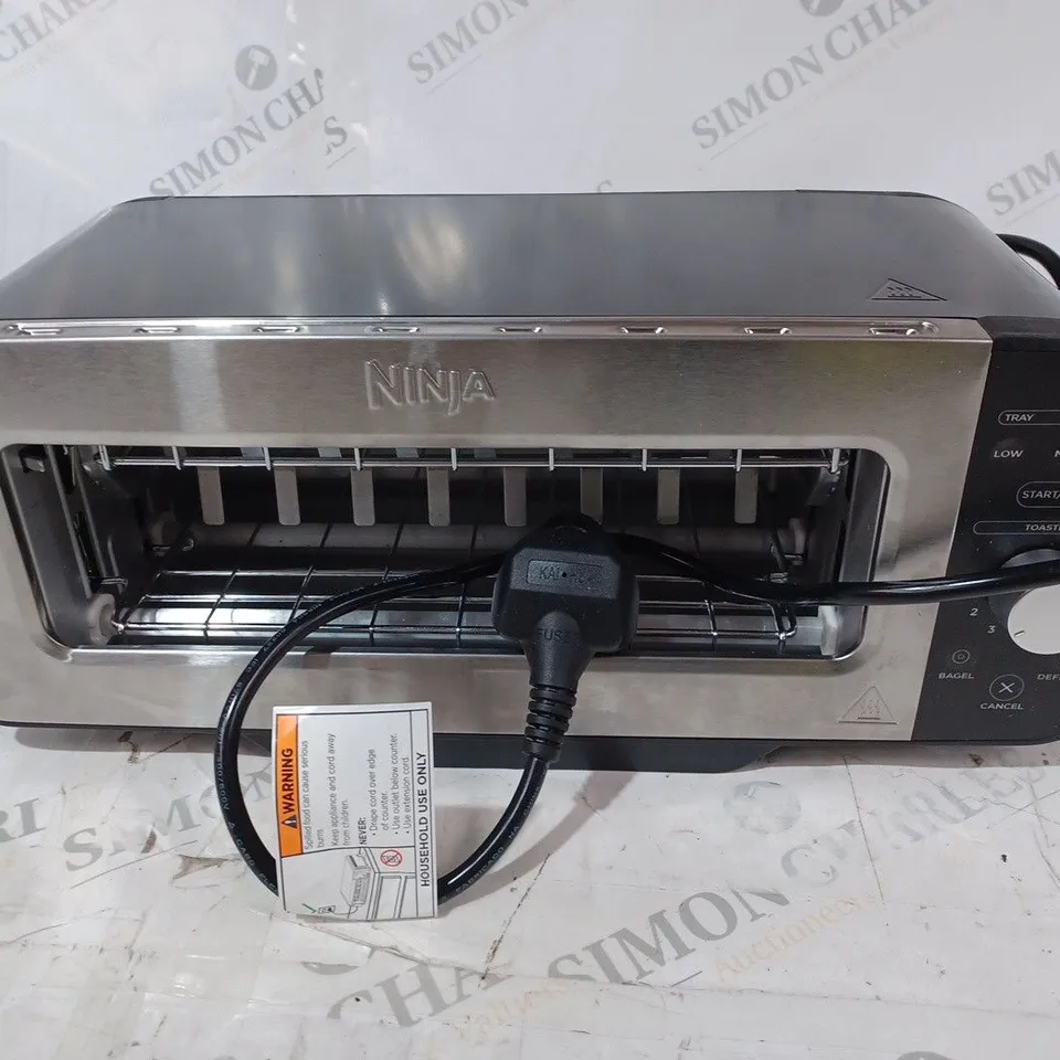 BOXED NINJA 2 IN 1 TOASTER & GRILL ST100UK