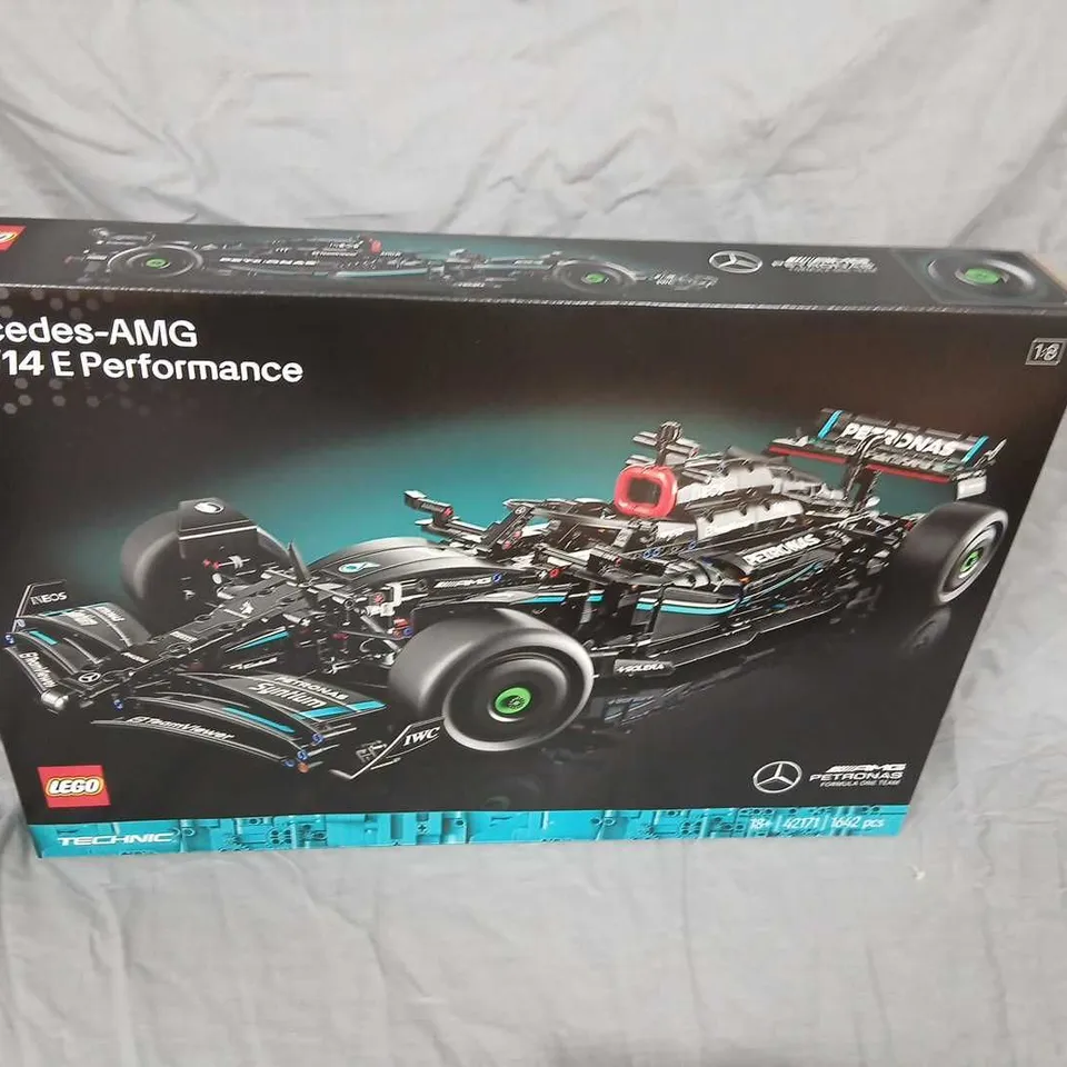 LEGO TECHNIC MERCEDES-AMG F1 W14 E PERFORMANCE – BOXED SET