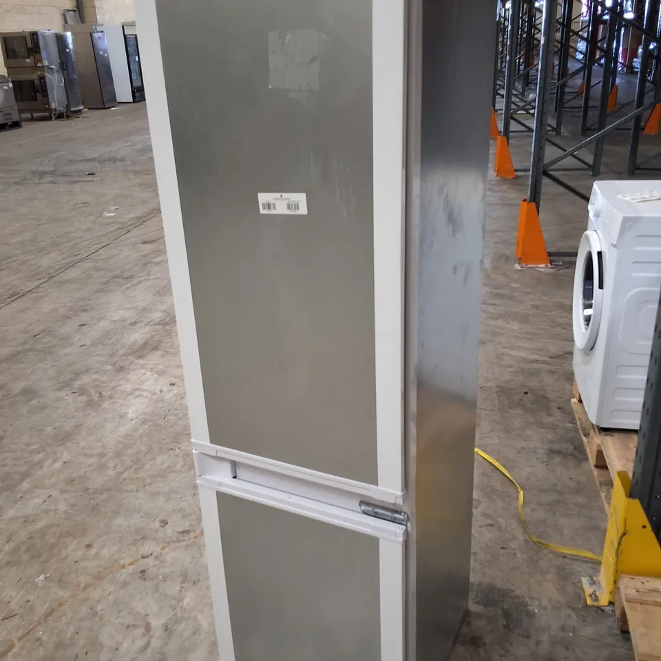 HOTPOINT DUAL NO FROST 70/30 INTEGRATED FRIDGE FREEZER WITH VITALCARE