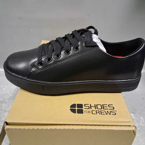 BOXED SHOES FOR CREWS OLD SCHOOL LOW-RIDER IV SIZE 4