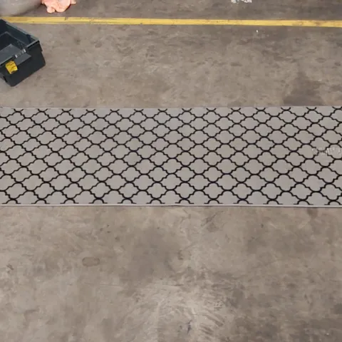 GARCENO MACHINE WOVEN GREY RUG // 67 X 220CM