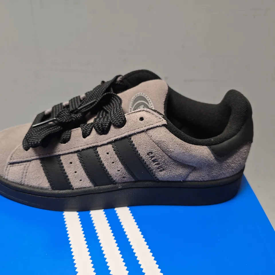 BOXED ADIDAS CAMPUS 00S SIZE 7