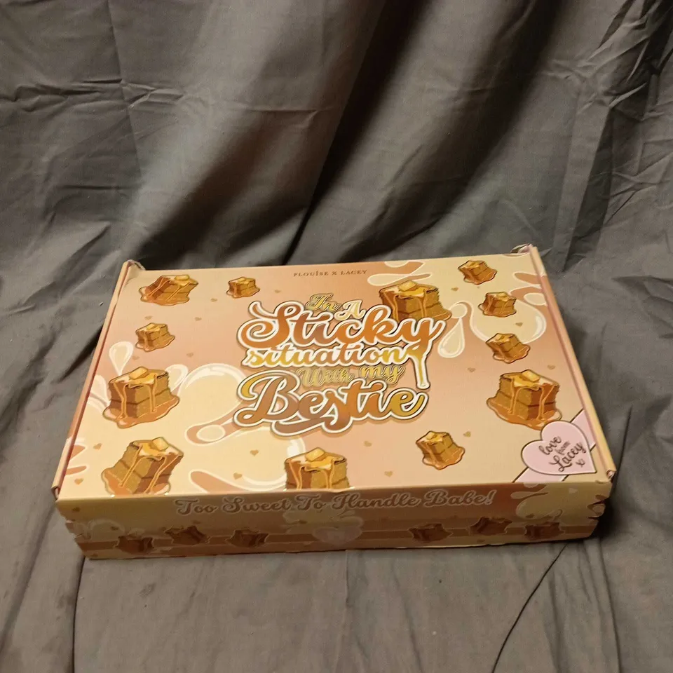PLOUISE X LACEY IN A STICKY SITUATION WITH MY BESTIE GIFT SET, SEALED