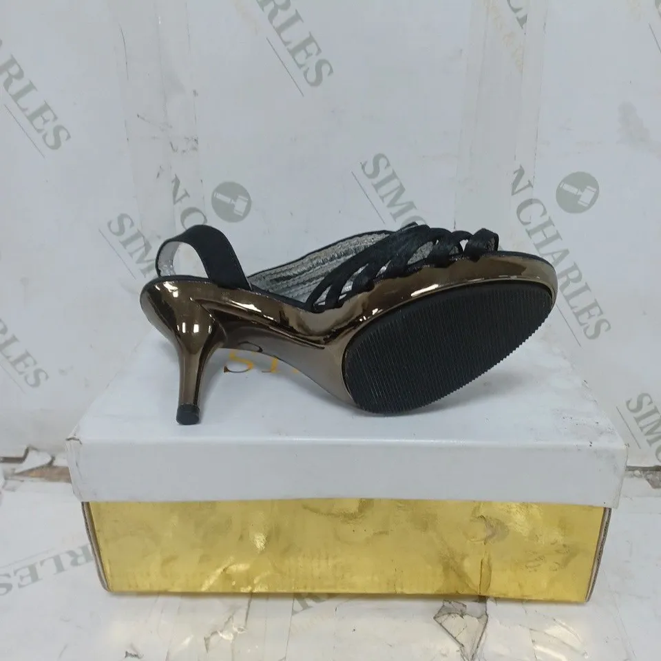 LOT OF 5 PAIRS OF SINOBEN LADIES SHOES