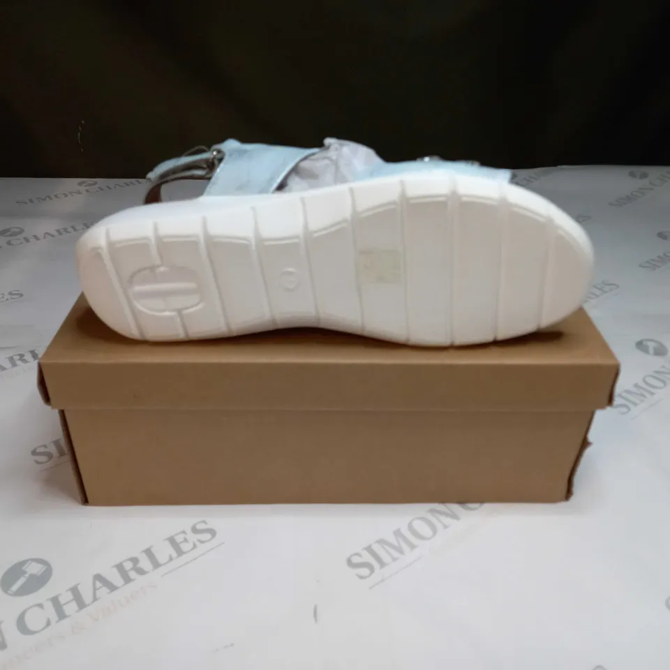 BOXED PAIR OF CUSHION WALK JEWELLED SANDALS IN SILVER - SIZE 7