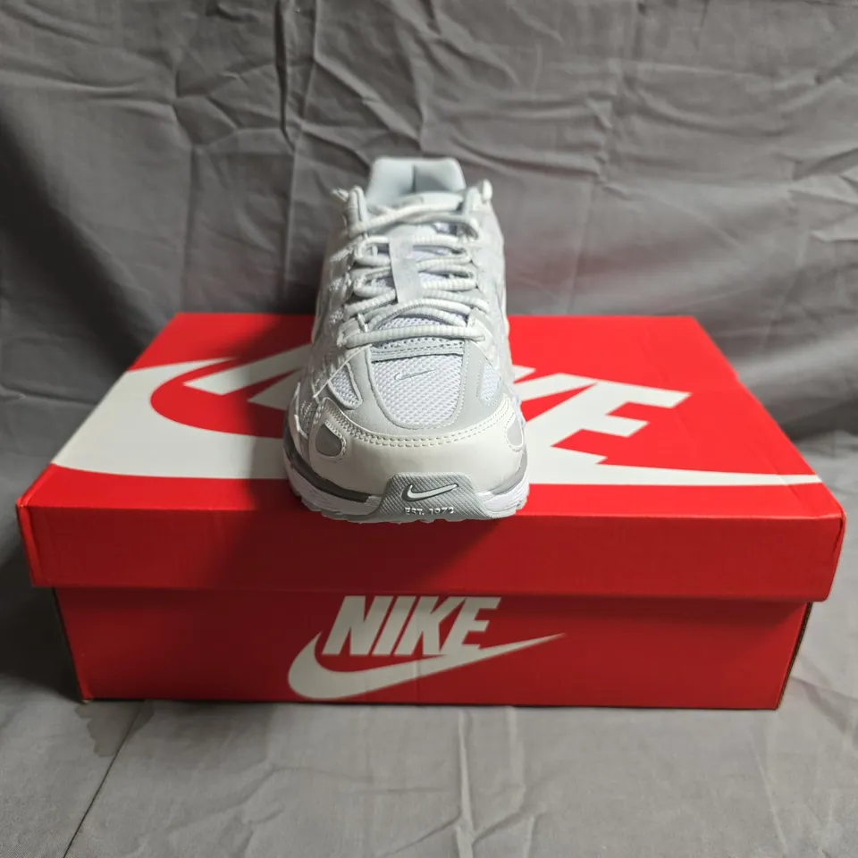 BOXED PAIR OF NIKE WOMENS P-6000 TRAINERS IN WHITE SIZE UK 8