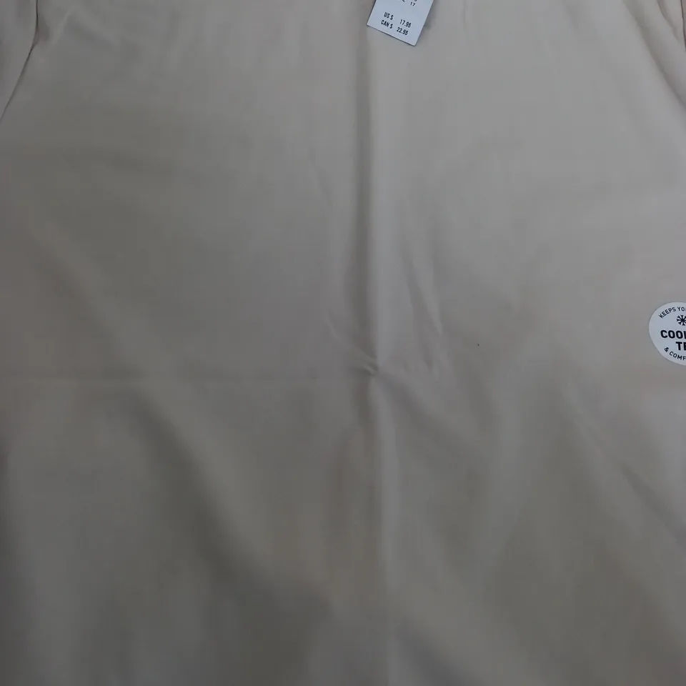 HOLLISTER COOLING TEE IN CREAM - LARGE
