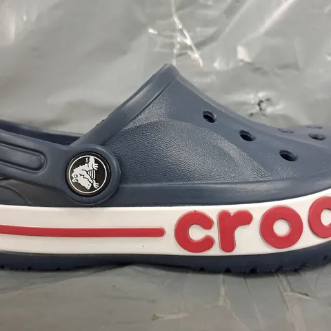PAIR OF CROCS BAYABAND KID'S CLOGS IN NAVY SIZE UK C11