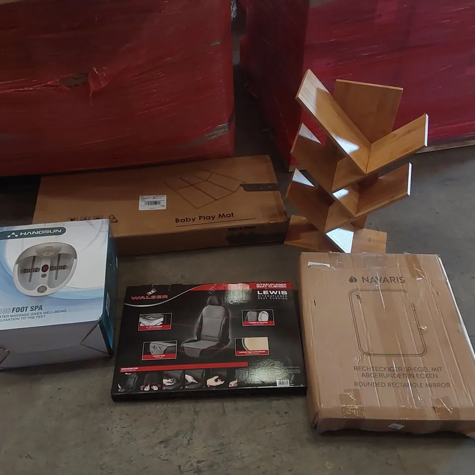 PALLET OF ASSORTED ITEMS INCLUDING: FOOT SPA, CAR SEAT CUSHION, MIRROR, BABY PLAYMAT, SHELVES ECT