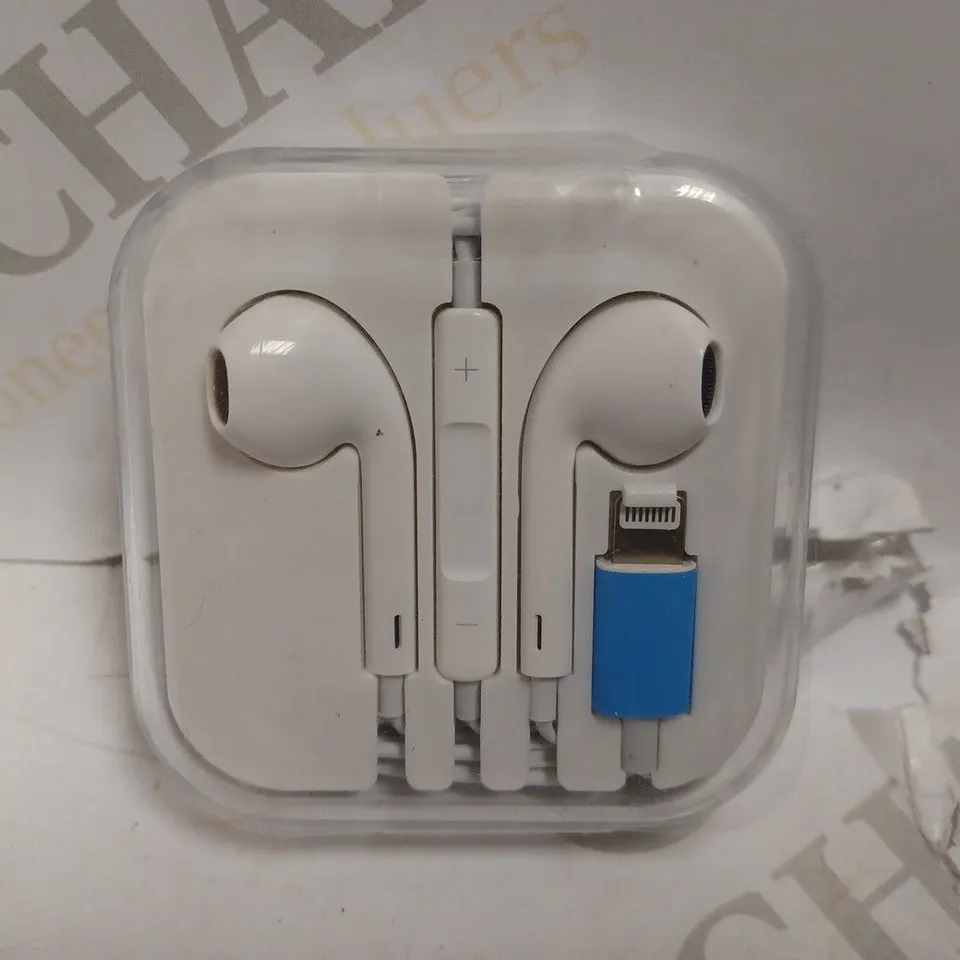 BOXED WHITE WIRED EARBUDS WITH LIGHTENING CONNECTION