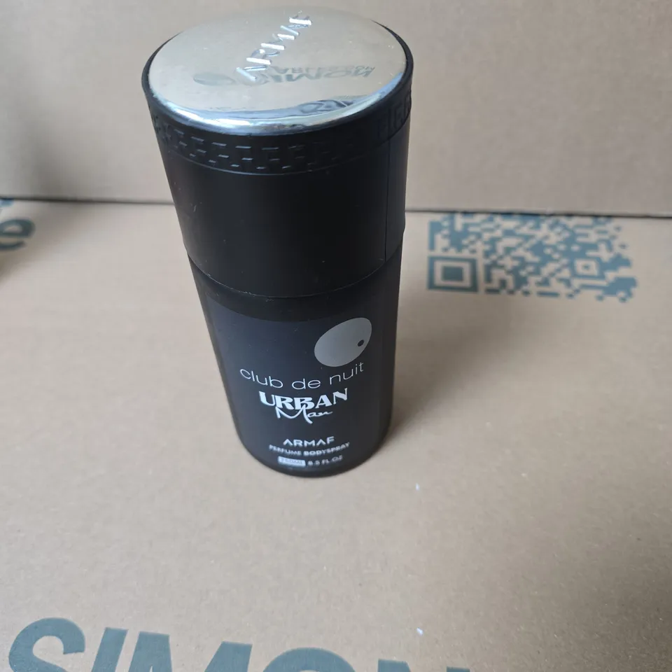 APPROXIMATELY 12 ASSORTED AEROSOLS INCLUDING MITCHUM DEODORANT , CLUB DE NUIT BODY SPRAY AND STORM BEAR SKIN DEODORANT 