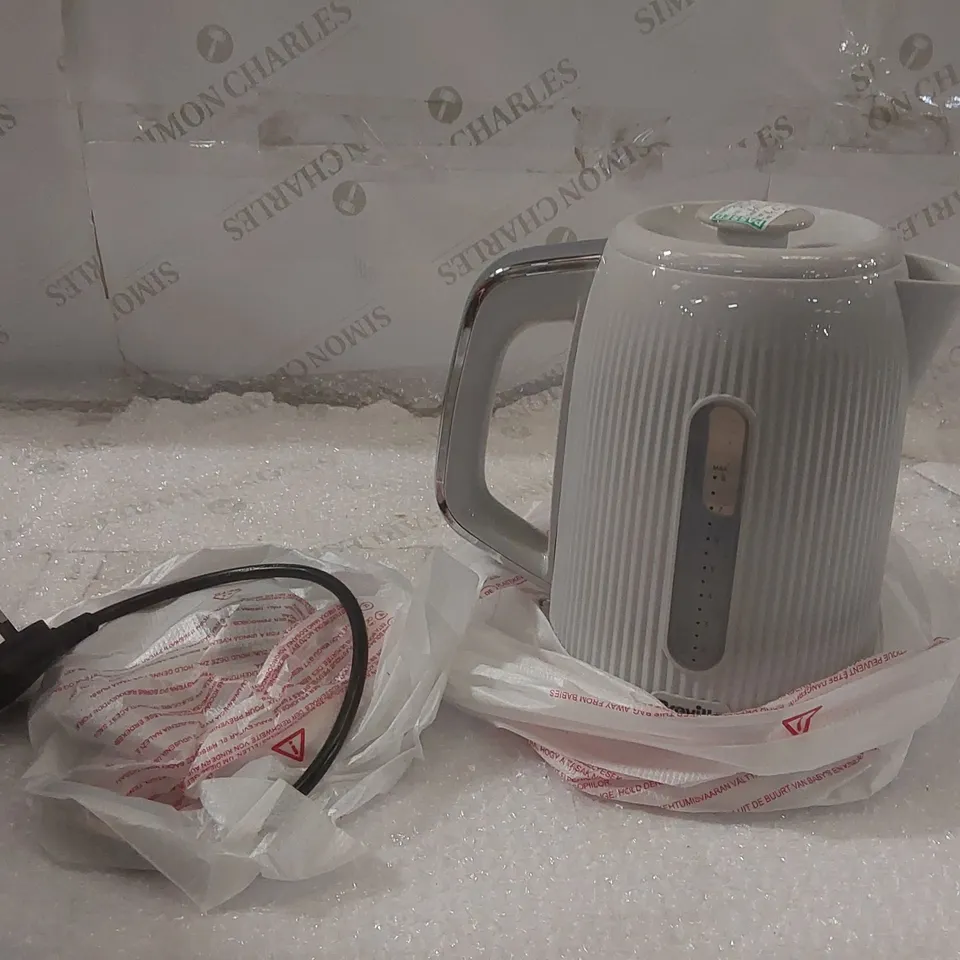 BOXED BREVILLE 1.7L JUG KETTLE