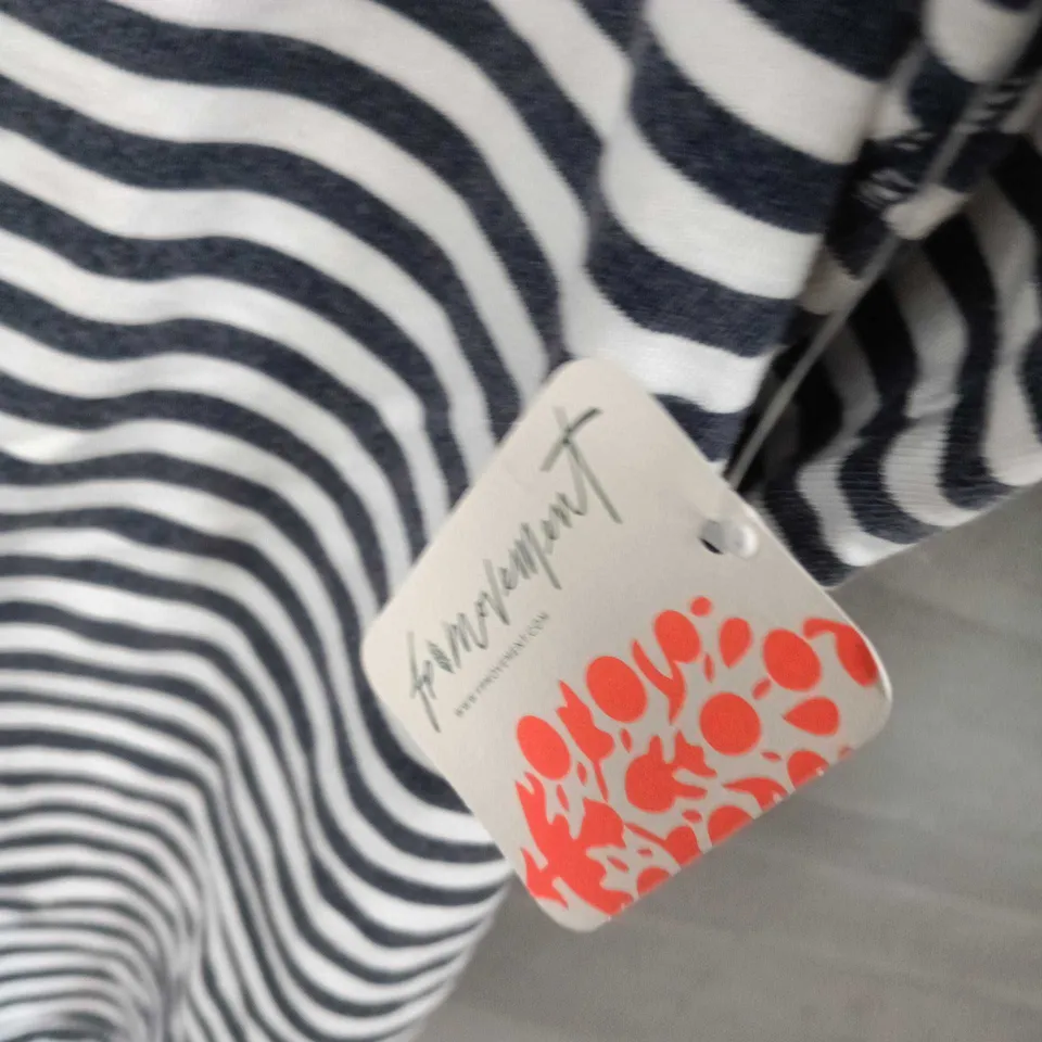 FP MOVEMENT STRIPED KNIT TOP – NAVY & WHITE SIZE L 