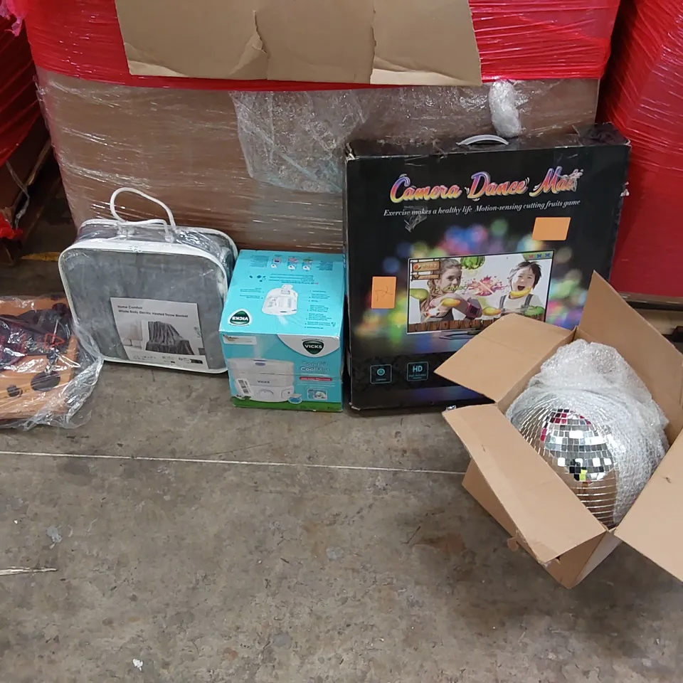 PALLET OF ASSORTED ITEMS INCLUDING: HEATED BLANKET, TURNTABLE, VICKS HUMIDIFIER, CAMERA DANCE MAT, DISCO BALL