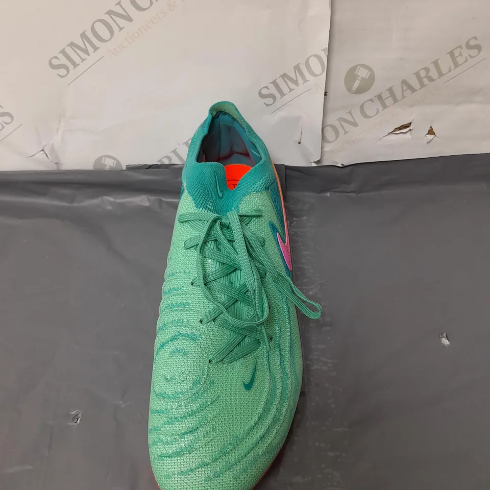 NIKE PHANTOM LUNA FOOTBALL SHOES GREEN SIZE 8