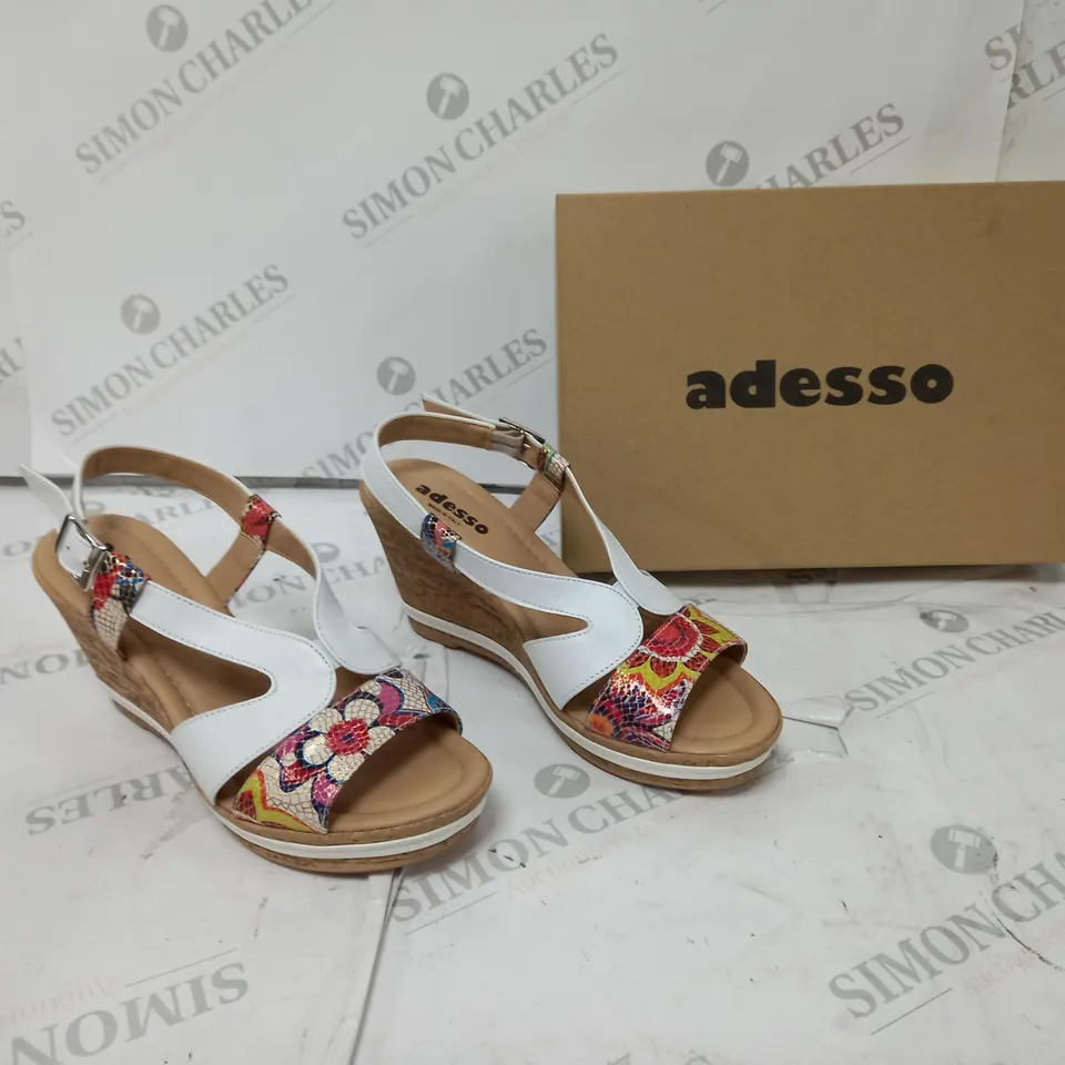 ADESSO WHITE FLORAL HEEL SIZE 6 