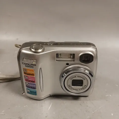 NIKON COOLPIX 3200 DIGITAL CAMERA