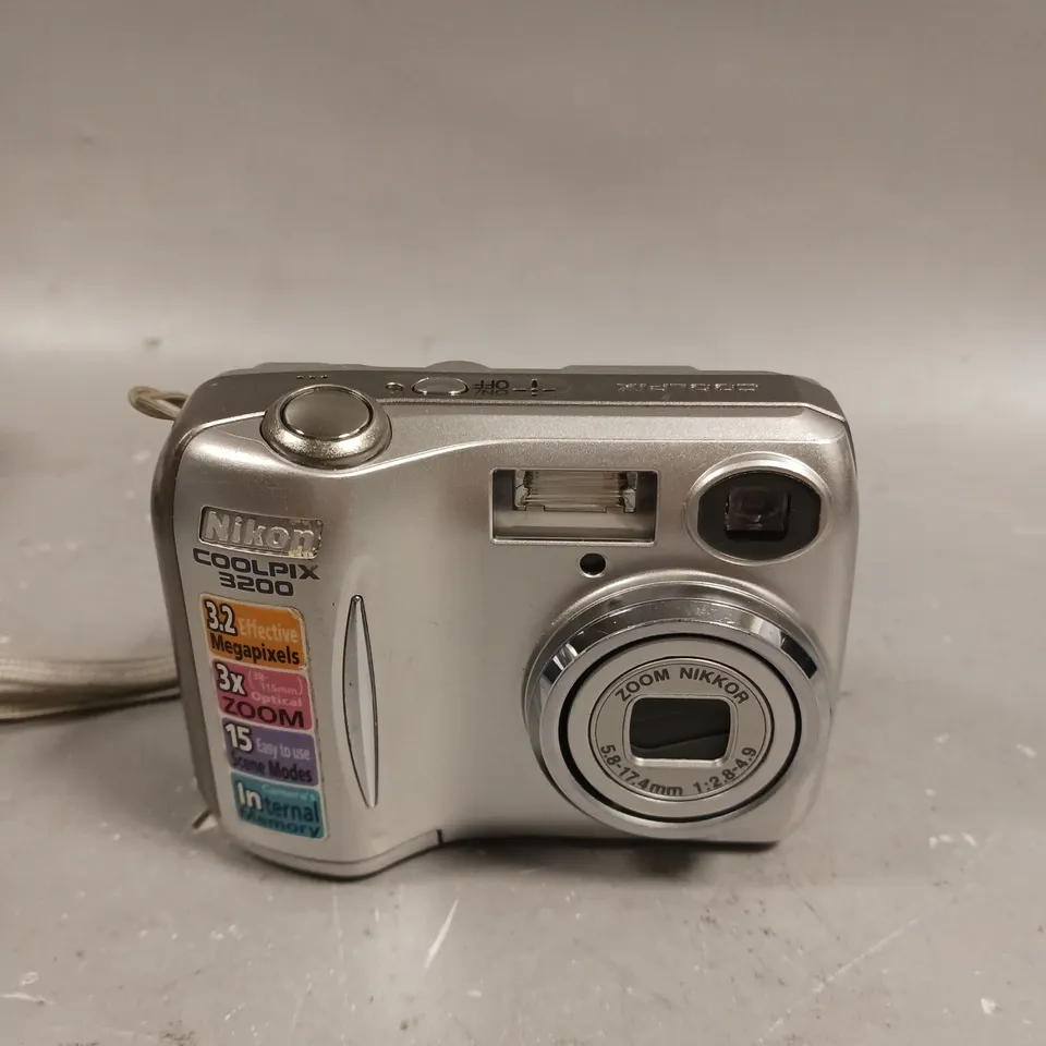 NIKON COOLPIX 3200 DIGITAL CAMERA 