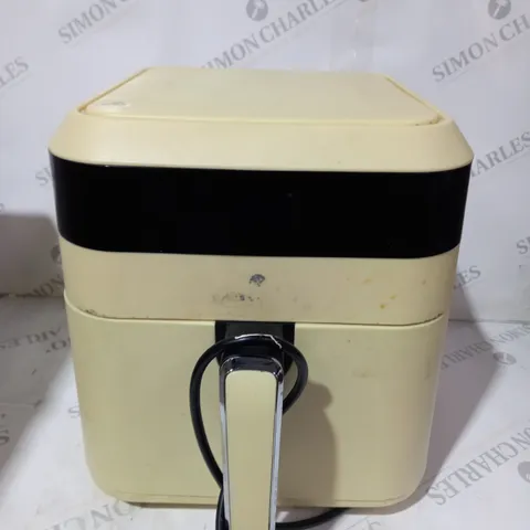 BOXED COOKS ESSENTIALS 5.8L AIR FRYER IN CREAM