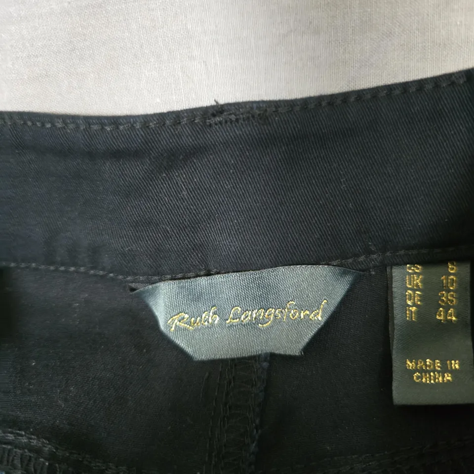 RUTH LANGSFORD WOMEN'S TROUSERS - NAVY, UK 10 (DE 36, IT 44)