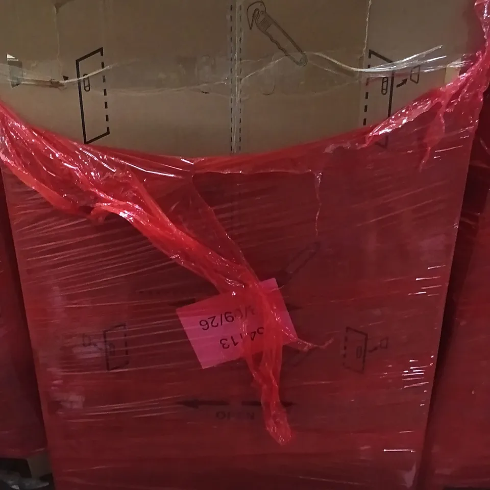 PALLET CONTAINING A LARGE QUANTITY OF ITEMS TO INCLUDE -SLEEPING BAG , GAME TENT , STORAGE BOX