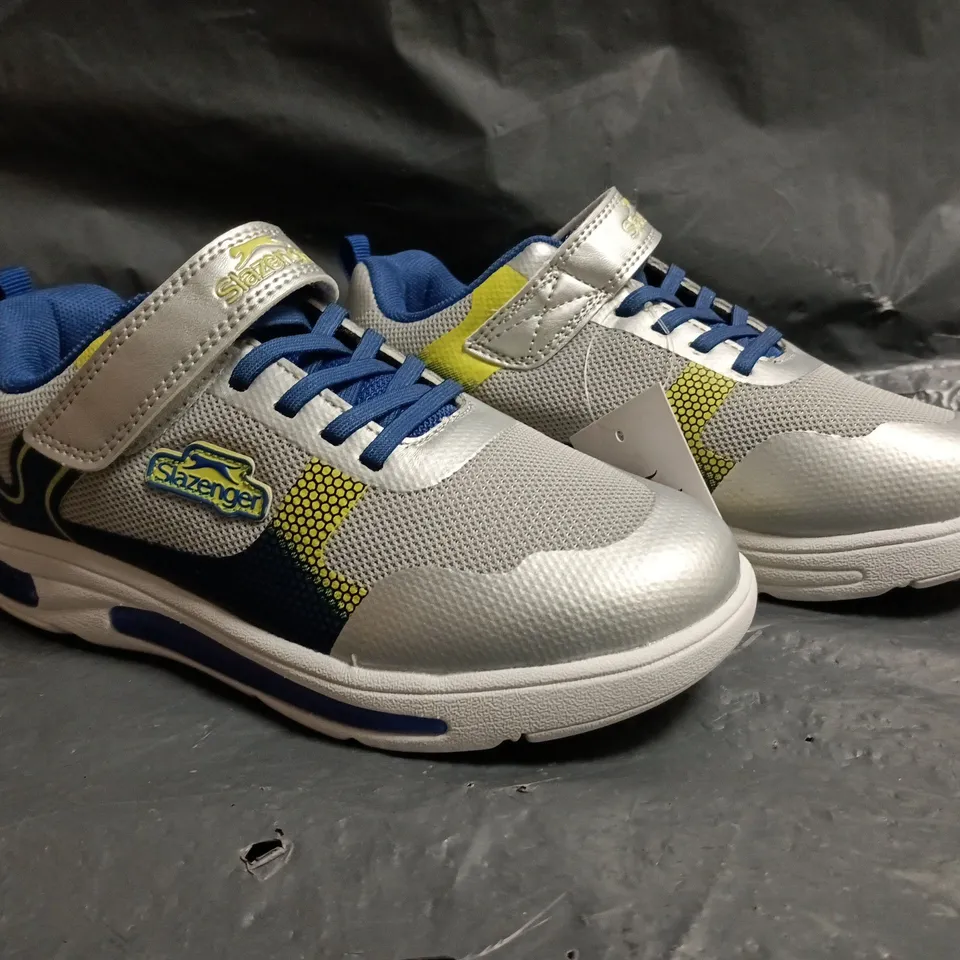 PAIR OF SLAZENGER KIDS LIGHT-UP TRAINERS IN SILVER/NAVY/YELLOW SIZE UK 1