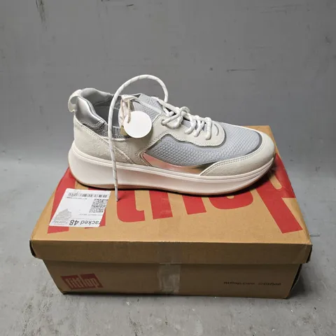 BOXED PAIR OF FITFLOP FLATFORM SLIP-ON LACED TRAINERS - 6
