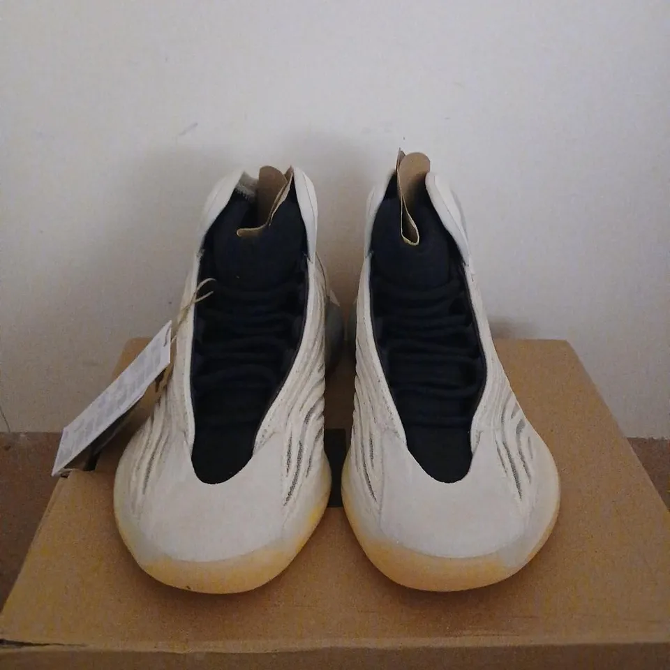 ADIDAS YEEZY QNTM MIST SLATE BASKETBALL SHOES – MEN'S UK 5 (EU 38)