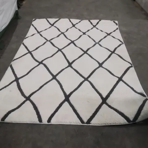 QUALITY DESIGNER AREA RUG - APPROXIMATELY 230X160CM