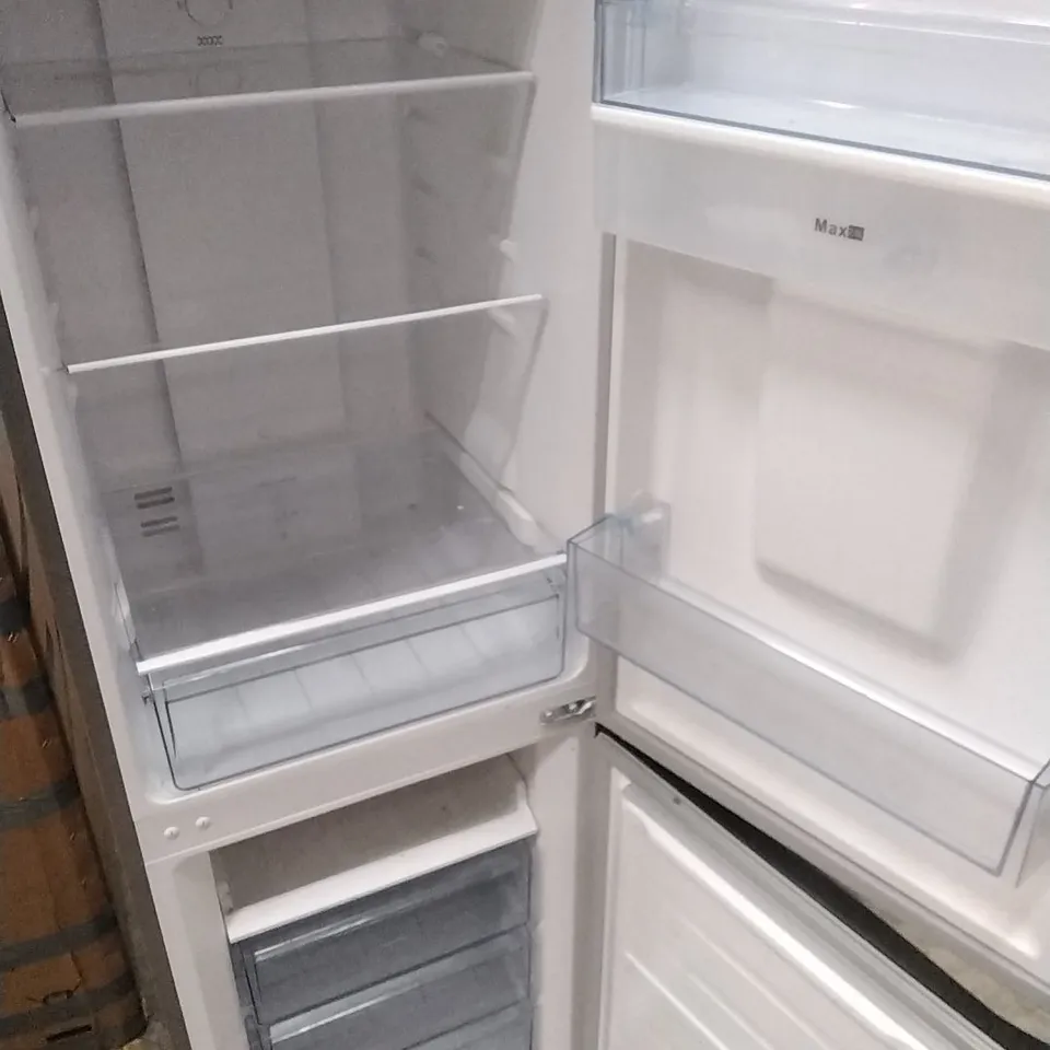 SWAN SR156130I 55CM WIDE, TOTAL NO FROST, 50/50 SPLIT, WATER DISPENSER, FRIDGE FREEZER - INOX