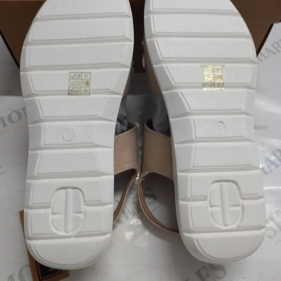 BOXED PAIR OF CUSHION WALK JEWELLED SANDALS IN GOLD - SIZE 6