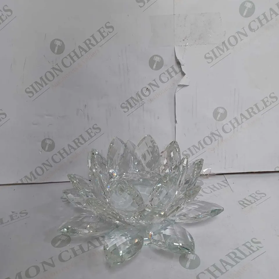 JULIAN MCDONALD LOTUS CANDLE HOLDER - CLEAR