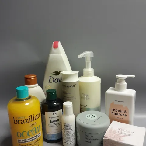 BOX OF APPROXIMATELY 15 COSMETIC ITEMS TO INCLUDE - living proof ANTI-FRIZZ SHAMPOO - REVOLUTION PINK CLAY DETOXIFYING MASK - KIEHL'S AMINO ACID CONDITIONER ETC 
