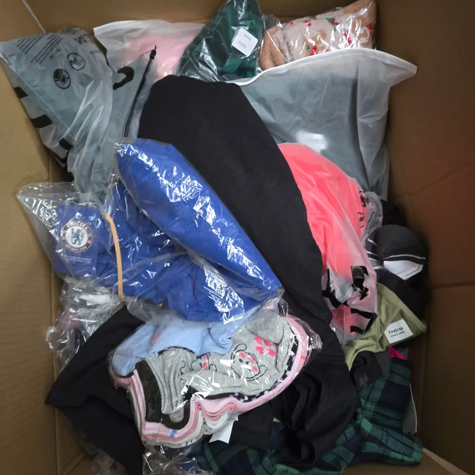 LARGE BOX OF ASSORTED CLOTHING ITEMS IN VARIOUS STYLES, COLOURS AND SIZES