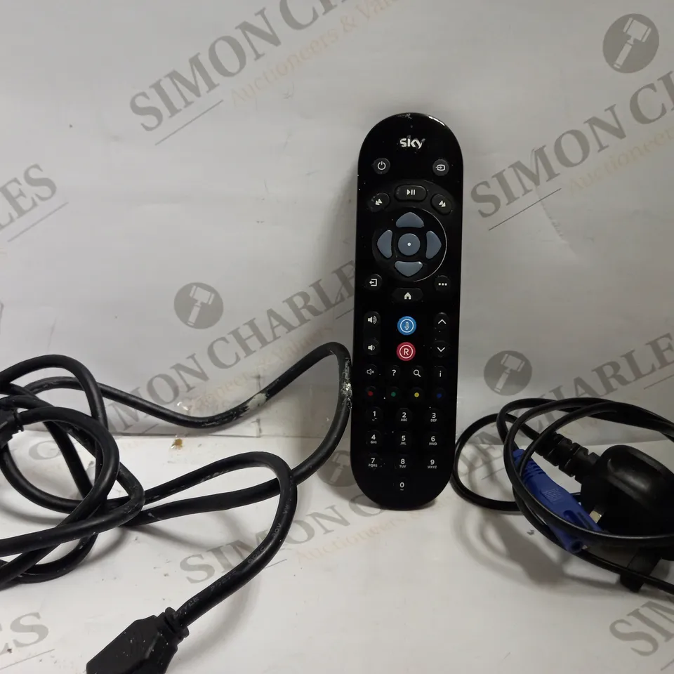 SKY HDMI CABLE WITH SKY Q REMOTE