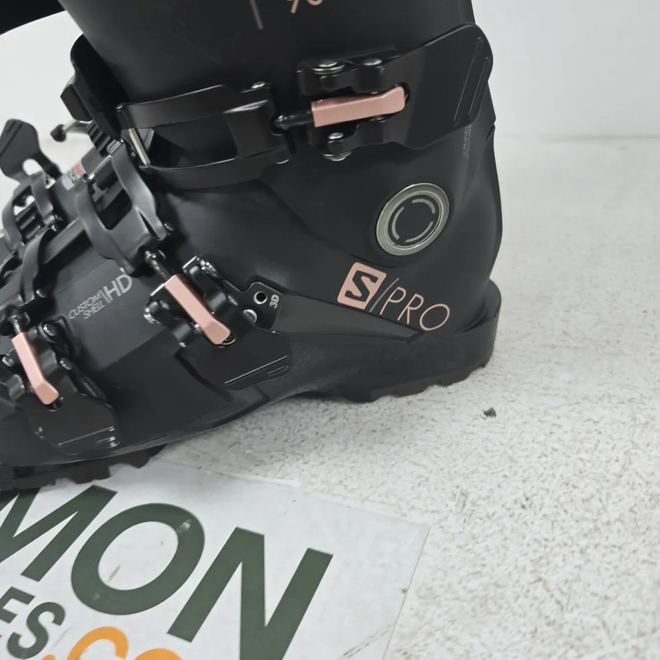 SALOMON S/PRO 90W SKI BOOTS – BLACK WITH PINK BUCKLES, MONDOPOINT 24 (UK 5.5)