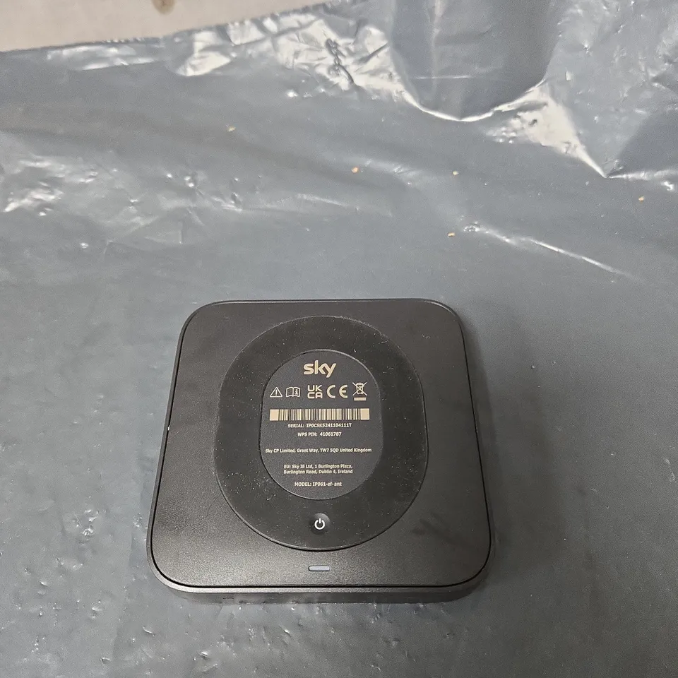 SKY Q MINI SET-TOP BOX - BLACK 