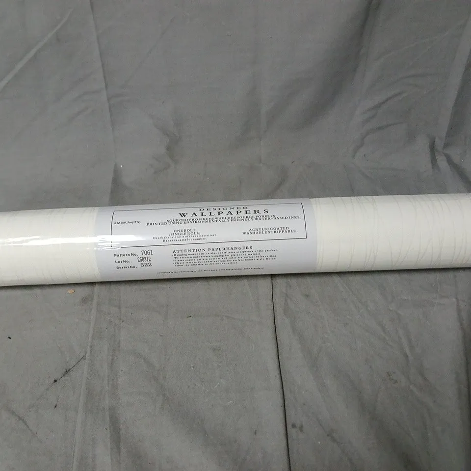 DESIGNER WALLPAPERS – SINGLE ROLL WALLPAPER, PATTERN 7061, 9.5M LENGTH (LOT 250312)