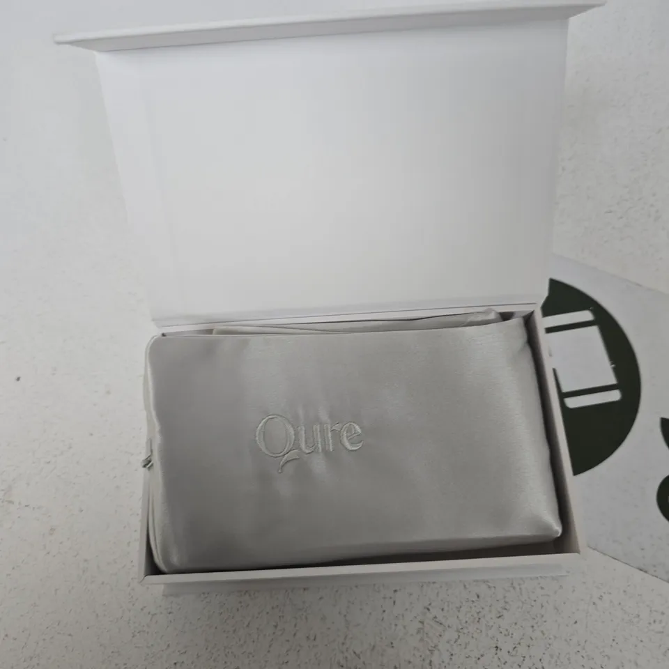 QURE SILK PILLOWCASE – BOXED WITH SILVER POUCH (SLEEP ON THE SMOOTH SIDE)