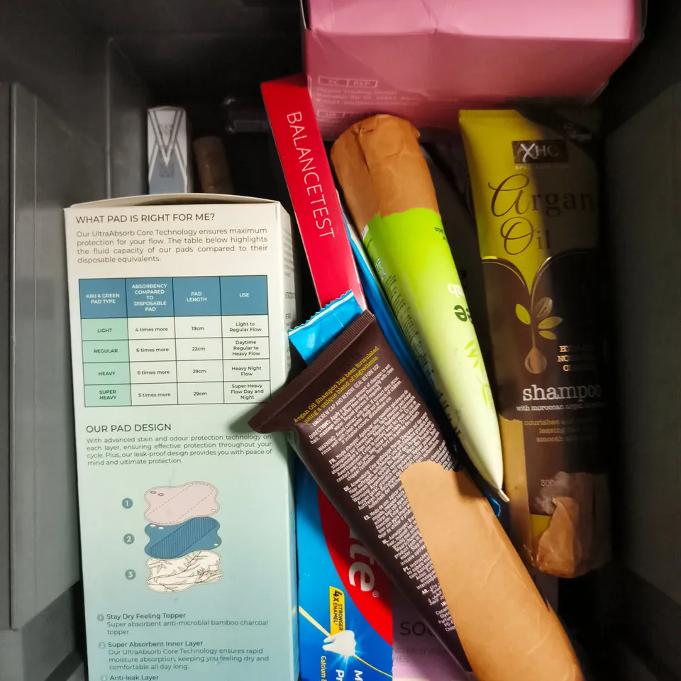 APPROXIMATELY 20 HEALTH AND BEAUTY PRODUCTS TO INCLUDE DOVE BODY WASH, COLGATE TOOTHPASTE AND REVIVE EYE CREAM