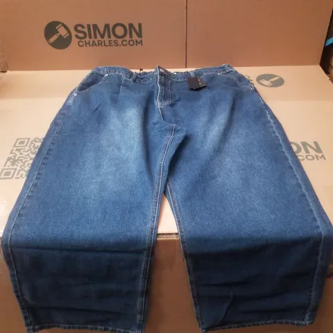 BOX CONTAINING APPROXIMATELY 10 BRAND NEW SIMPLY BE MID BLUE PLEAT DETAIL WIDE LEG JEANS - SIZE 20R