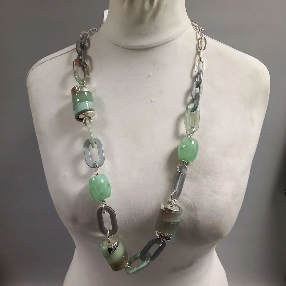 BRAND NEW BROWN PEPPER HANDBAGS JEWELLERY CONNECTION UK GREEN VS GREEN NECKLACE