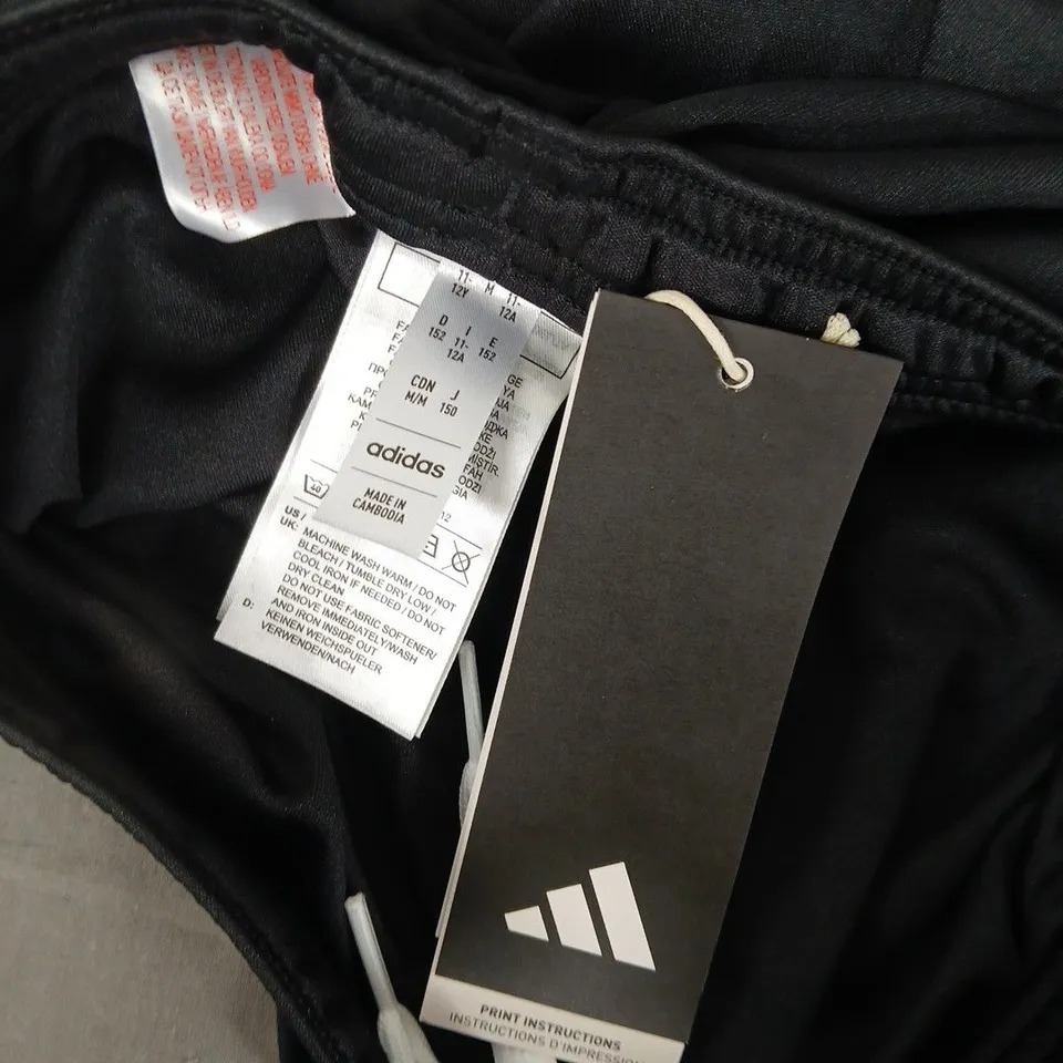 ADIDAS ENT 22 SHORTS IN BLACK - 11-12Y