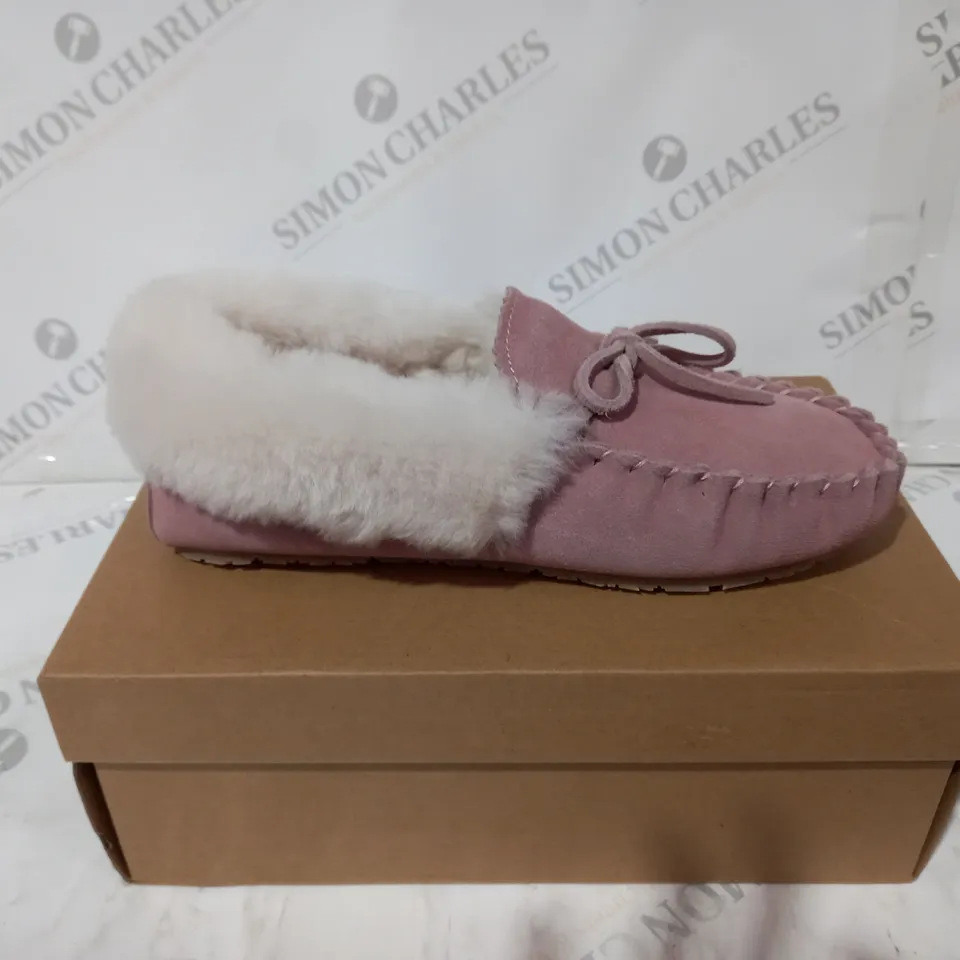 MORLANDS GLASTONBURY ANTIQUE PINK SLIPPER SIZE 6