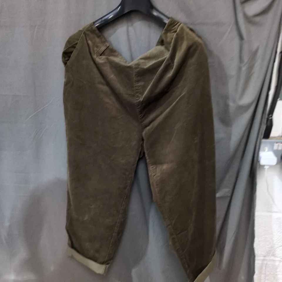 SEASALT CORNWALL ORGANIC COTTON TROUSERS – UK 20 – OLIVE