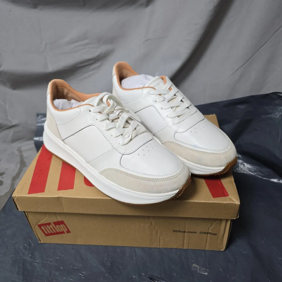 FITFLOP WHITE LEATHER TRAINERS – BEIGE SUEDE ACCENTS SIZE 7