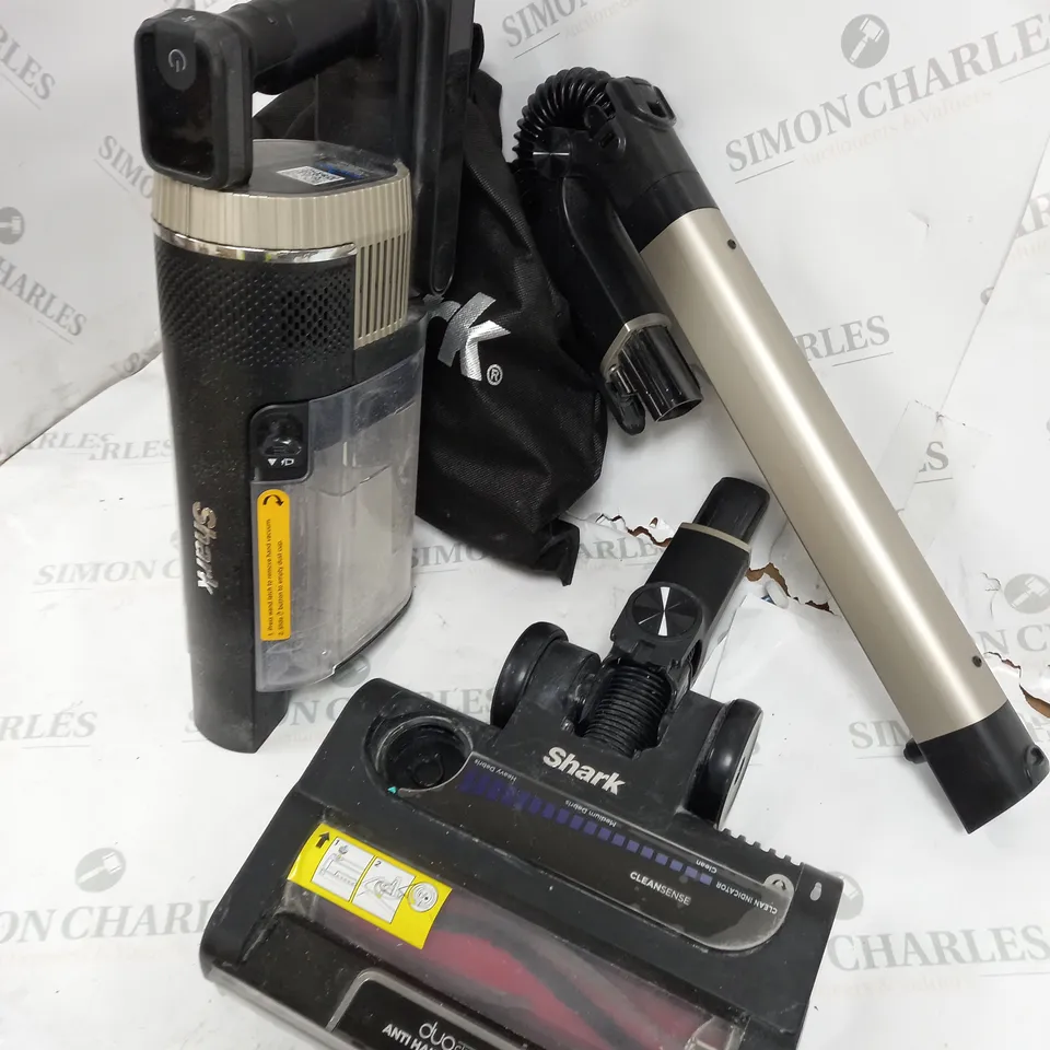 BOXED SHARK STRATOS CORDLESS VACUUM IZ400UKT