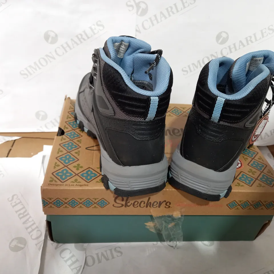 BOXED PAIR OF SKECHERS CHARCOAL HIKERS BOOTS - SIZE 6.5