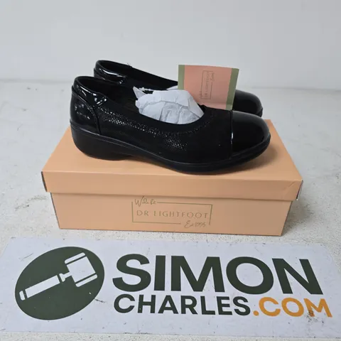 BOXED PAIR OF DR LIGHTFOOT CAROLINE SHOES IN BLACK - UK 3