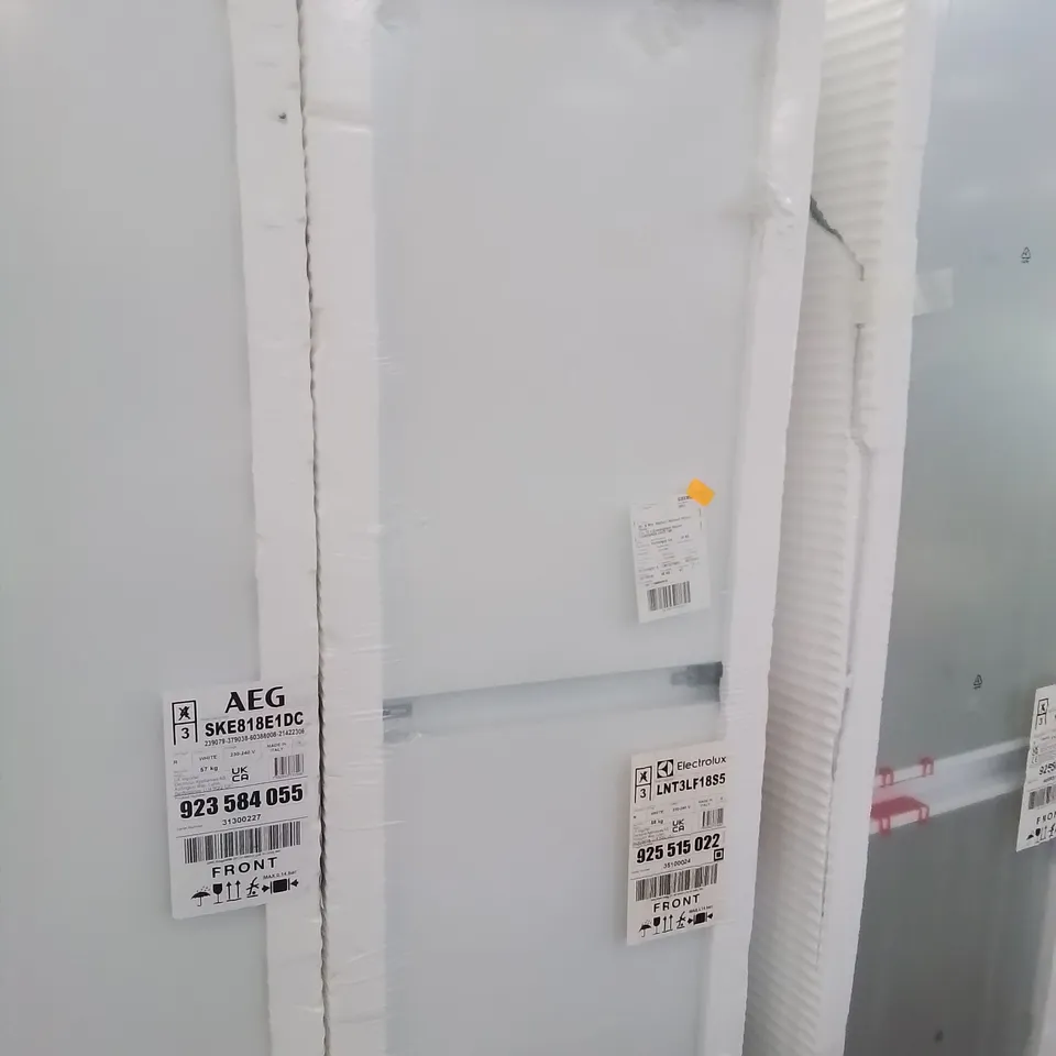 ELECTROLUX INTEGRATED 50/50 FRIDGE FREEZER Model LNT3LF18S5 RRP £675